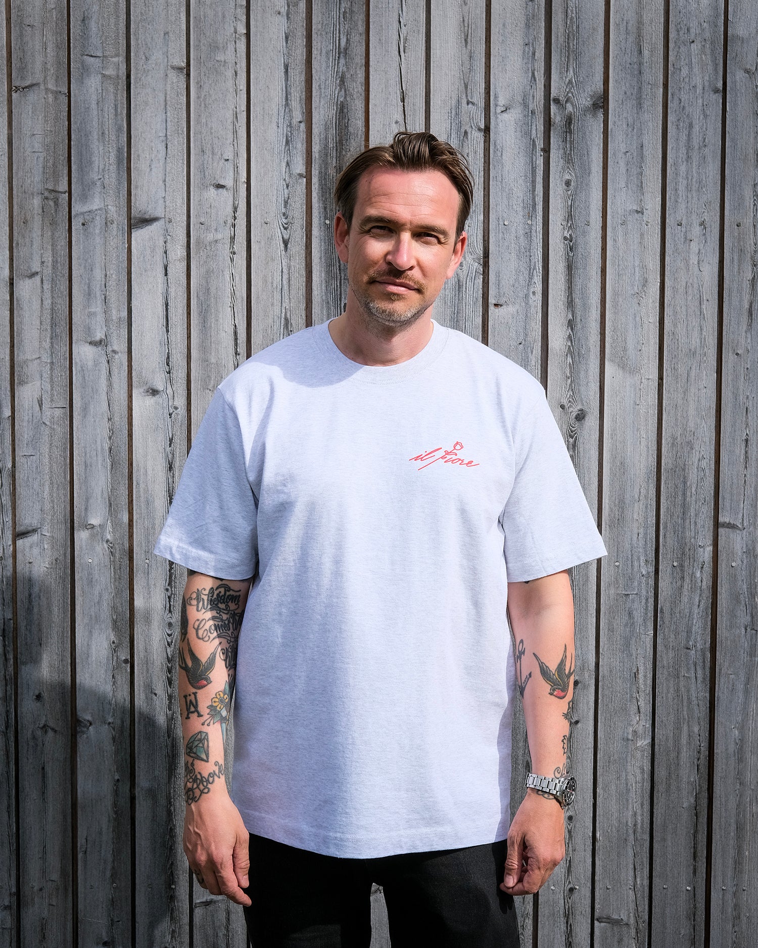 T-shirt grey